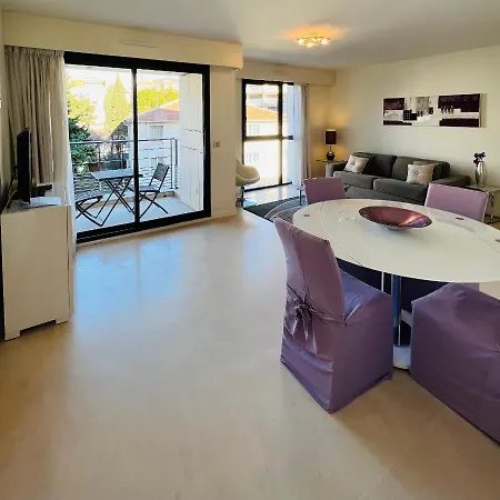 Carlton Riviera アパートホテル 4*