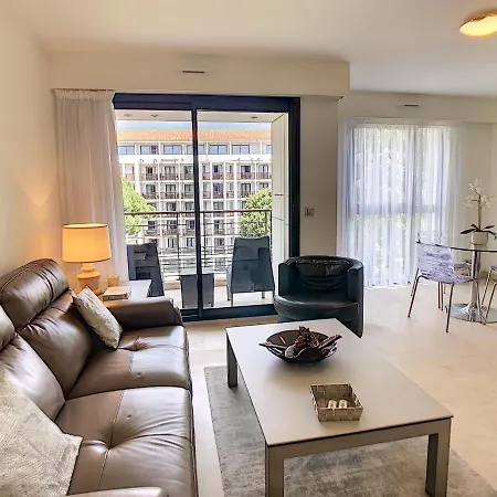 Hotel apartamentowy Carlton Riviera 4*