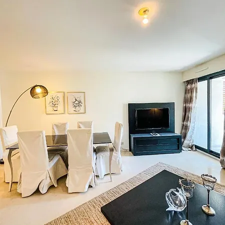 Carlton Riviera Hotel apartamentowy Cannes