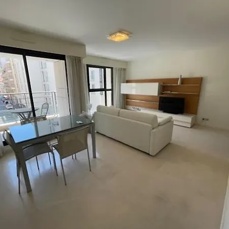 Hotel apartamentowy Carlton Riviera