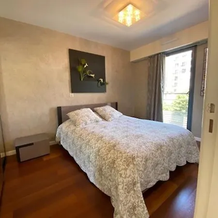Carlton Riviera