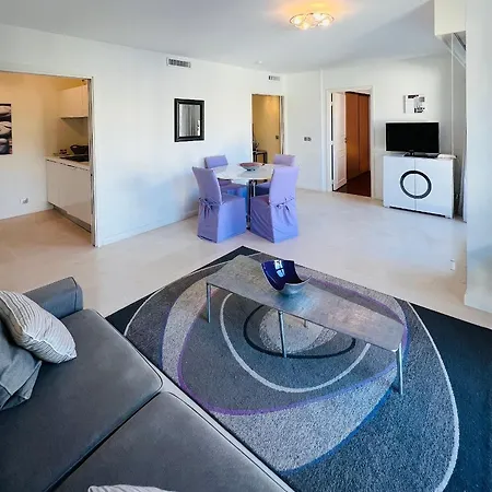 Hotel apartamentowy Carlton Riviera 4*