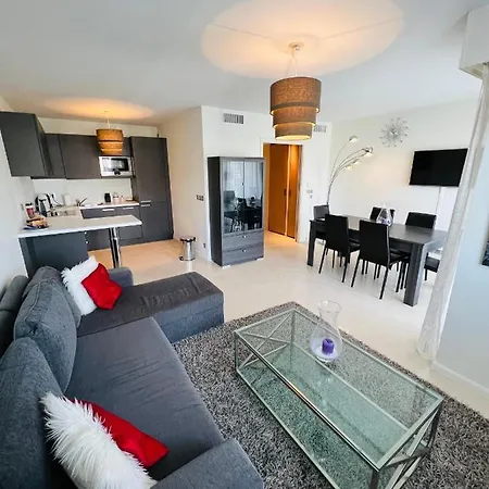 Hotel apartamentowy Carlton Riviera Cannes