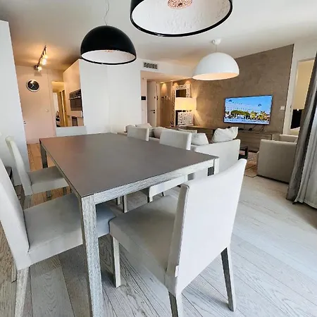 Hotel apartamentowy Carlton Riviera Cannes