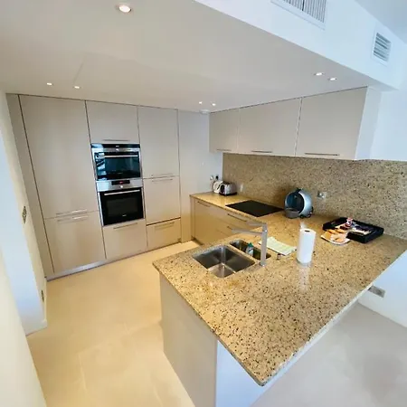 Carlton Riviera