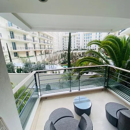 Hotel apartamentowy Carlton Riviera Cannes
