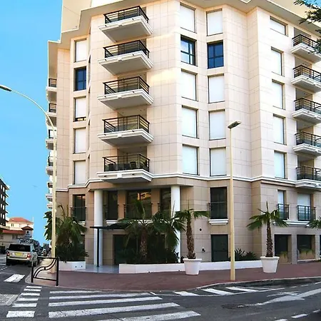 Carlton Riviera
